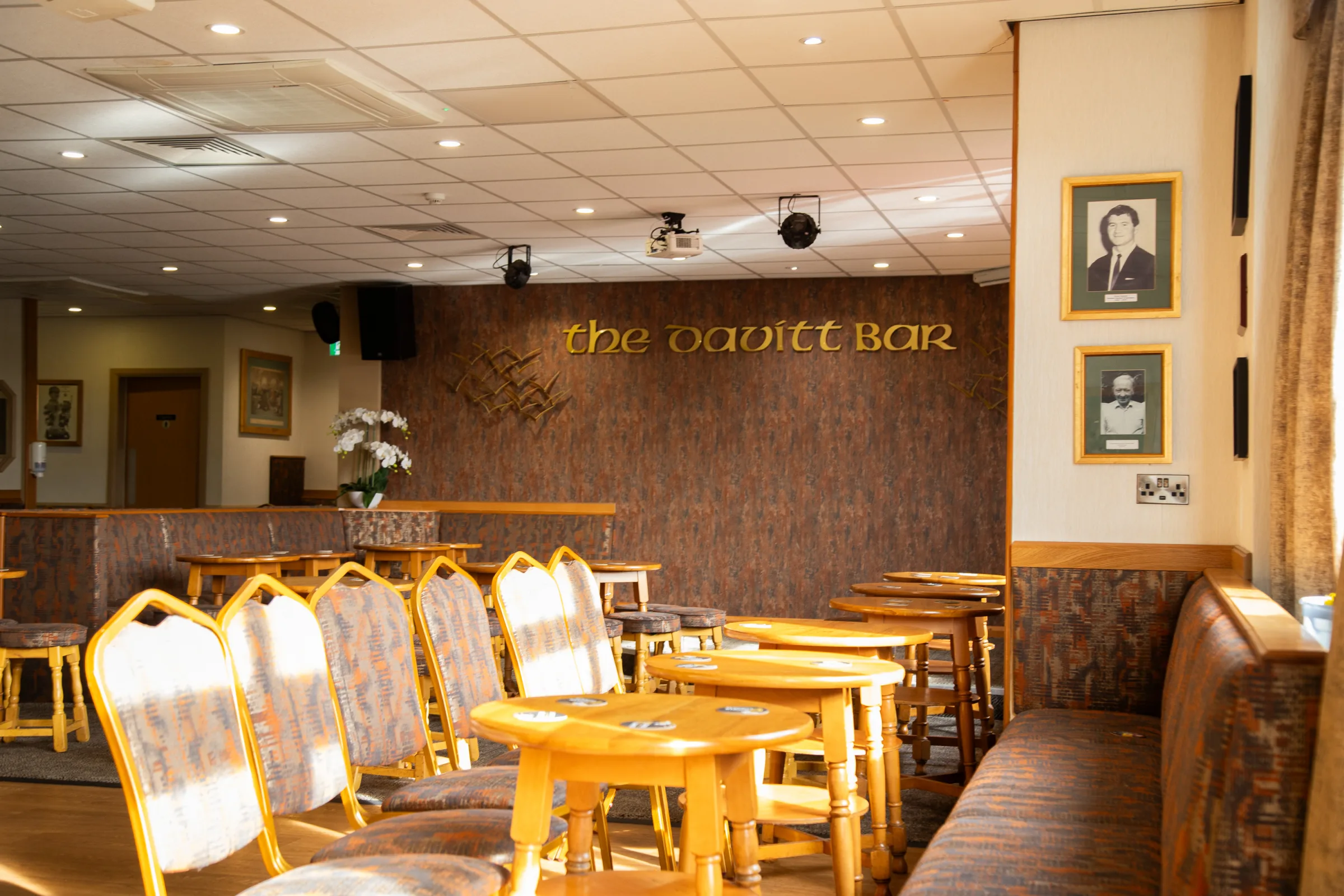 Davitt Bar interior